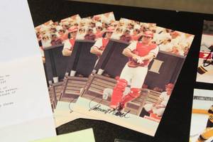 Misc Trading Card, Index Card and Cut Autograph Lot  20 Autographs