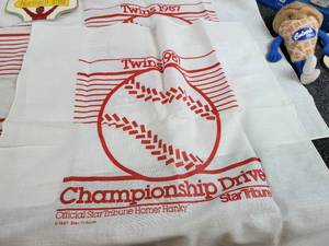 Vintage 1987 Twins Homer Hankies, Cordless Phones, Etch a Sketch (stuck) and More - 1227