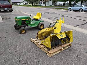 Vintage 1982 John Deere 111H Lawn Tractor - 11hp B&S Engine - Not Running - NO SHIPPING