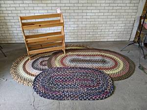 Quilt Rack with Oval Braided Rugs