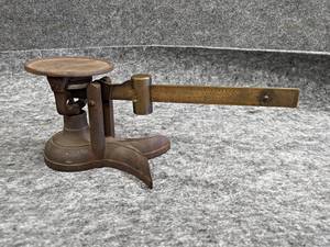 lot 508 image: Vintage FAIRBANKS 16oz Balance Scale - Brass and Cast Iron