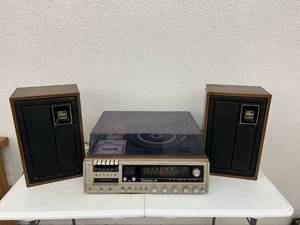 Realistic Stereo AMFM Cassette, 8 Track with Allegro 1000 Speakers