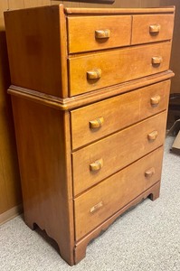 lot 251 image: Delightful Vintage Dresser
