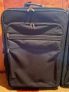 lot 267 image: 3 Roller Bag Suitcases