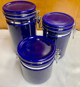 lot 317 image: Williams-Sonoma Cobalt Lidded Canisters