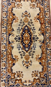 lot 324 image: Classy Decorative Rug