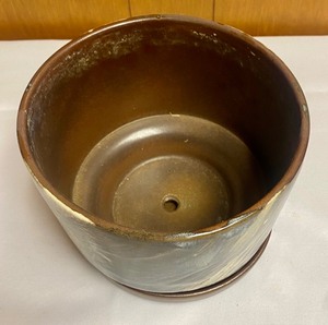 lot 328 image: Petite Pottery Craft Planter