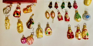 lot 346 image: Collection of Shiny Miniature Ornaments