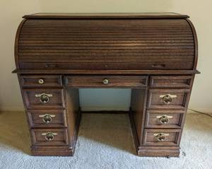 lot 58 image: Sligh Roll Top Desk