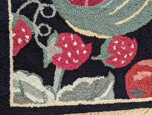 lot 87 image: Vintage Hooked Accent Rug