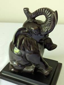 lot 100 image: Bronze Elephant Bookends