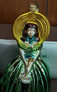 lot 142 image: Vintage Polonaise Trolley Car and Scarlet OHara Ornaments