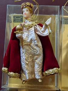 lot 144 image: Four Vintage Koestel Wax Ornaments including Snow White, Red Queen and More