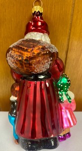 lot 367 image: Christopher Radko Gather Around Ornament