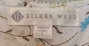lot 381 image: Eileen West Night Gown