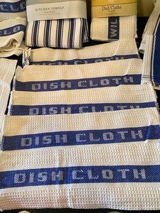 lot 103 image: New Williams and Sonoma Kitchen Linens and 3 Garnier-Thiebault Kitchen Towels