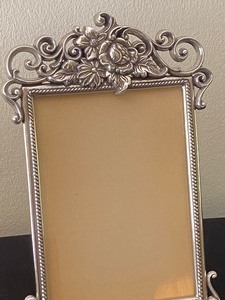 lot 48 image: Beautiful Brighton Picture Frame