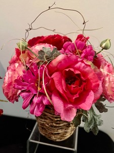 lot 104 image: Variety of Beautiful Faux Floral Arrangements