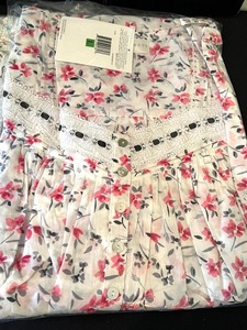 lot 125 image: Two New Pairs of Eileen West Womens Night Gowns