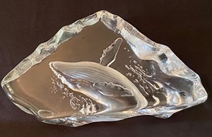 lot 388 image: Mats Jonason Crystal Whale Sculpture