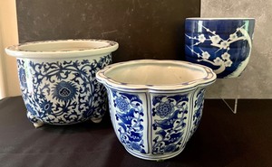 lot 405 image: Three Decorative Blue and White Planters