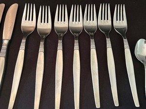 lot 402 image: Henckels Flatware