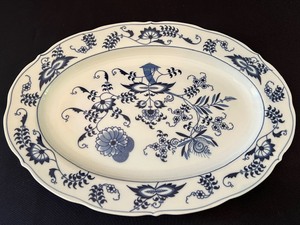 lot 395 image: Two Blue Danube Platters