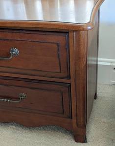 lot 180 image: Drexel Heritage Nightstand