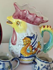 lot 193 image: Adorable Painted Rooster Pitchers and Dish