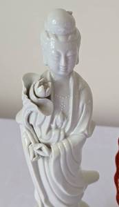 lot 459 image: Japanese Ceramics Figurine and Painted Dish