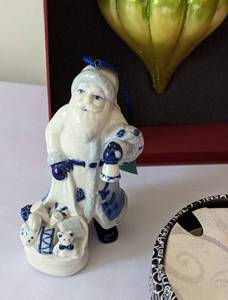 lot 471 image: Fun Christmas Ornaments