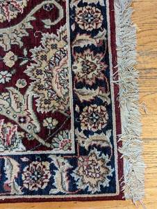 lot 475 image: Small Wool Accent Rug