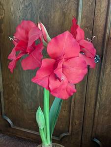 lot 476 image: Decorative Potted Faux Floral Arrangements