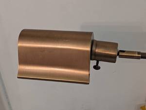 lot 481 image: Vintage Brass Floor Lamp