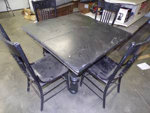 Square Table with 4 Chairs