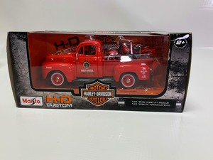 Harley Davidson 1948 Ford F1 Pickup and 1963 El Knucklehead