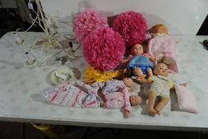 lot 71 image: Assorted Dolls and Lighting