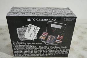 lot 80 image: Michael Giordano Cosmetic Set