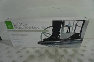 lot 89 image: NEW Gaiam Evolve Balance Board