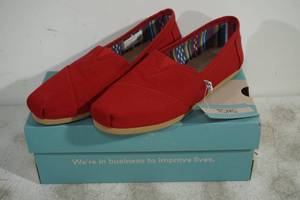 lot 93 image: NEW Toms Alpargata Red Canvas Shoes - Womens 7