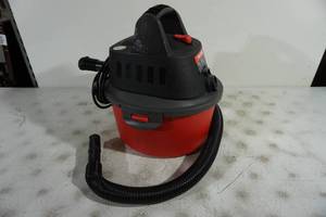 lot 108 image: Craftsman 2.5 Gallon Shop Vac