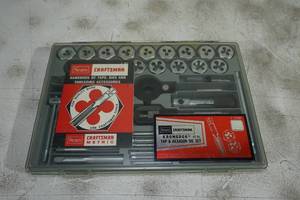 lot 178 image: Craftsman Tap and Die Set