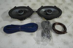 lot 182 image: Polk Audio MM1 5 x 7 2 Way Car Audio Speakers