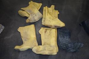 lot 148 image: Rubber Over Boots for Concrete Work