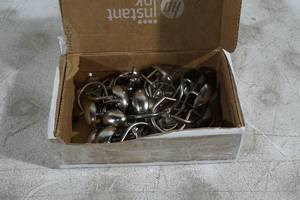 lot 137 image: Wagner Metal Shower Hooks - Chrome - 2 Sets