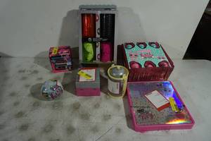 lot 150 image: Assorted Toys - LOL Surprise