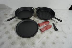 lot 46 image: Mega Chef Pre Seasoned Cast Iron Cookware