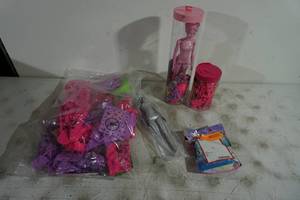 lot 149 image: Barbie Dolls and Surprise Accessories