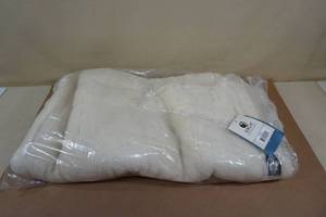 lot 85 image: Toklat Wool Back Saddle Pad - 32 x 30