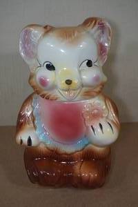lot 133 image: Vintage Brush-McCoy Bear Cookie Jar